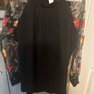 Long sleeve blouse lace sleeves